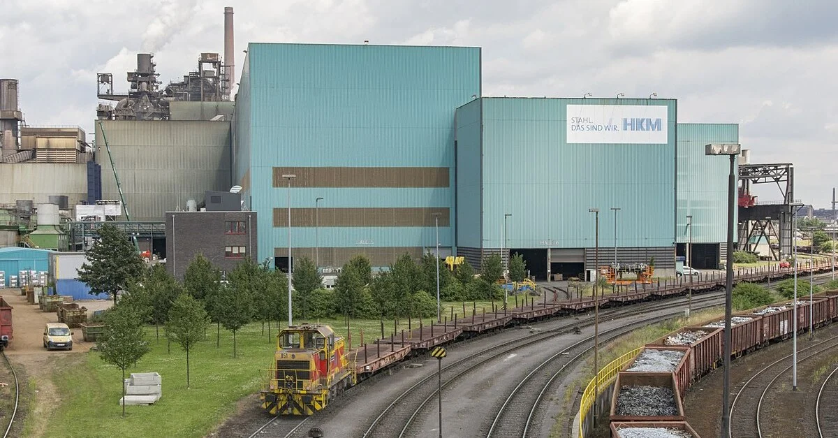 Bild: HKM Duisburg / Bild: Rob Dammers, CC BY 2.0, via Wikimedia Commons (Bild zugeschnitten)