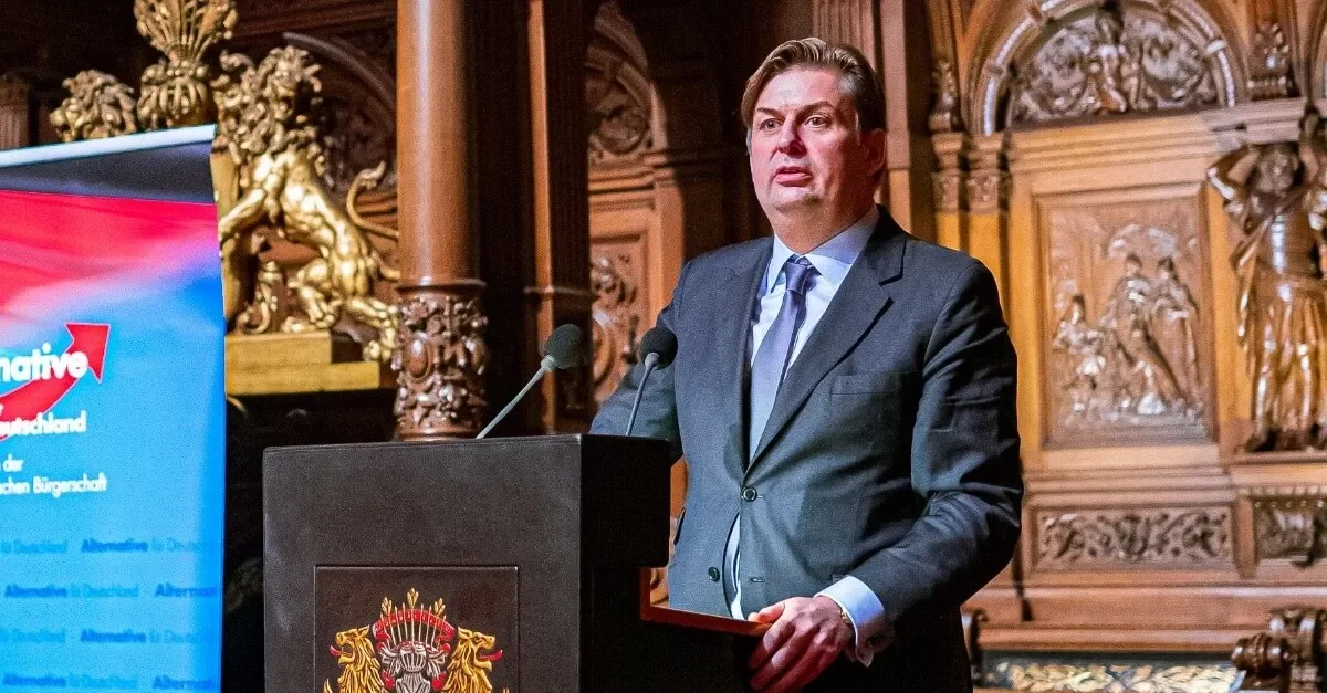 EU-Abgeordneter Maximilian Krah im großen Festsaal des Hamburger Rathauses