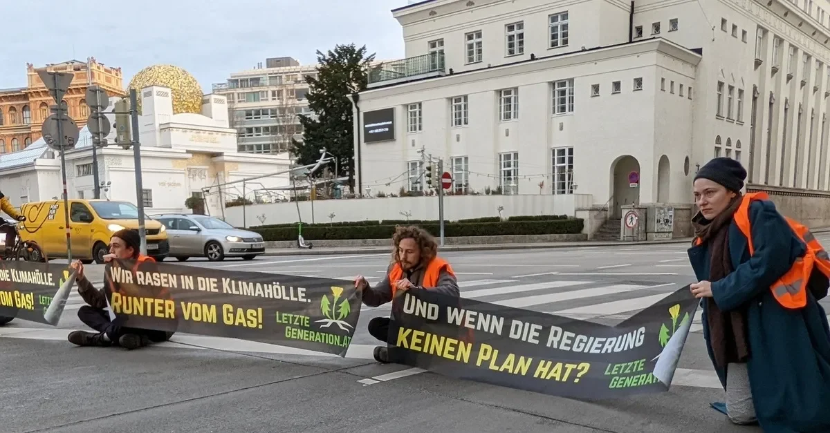Blockade bei der Wiener Secession