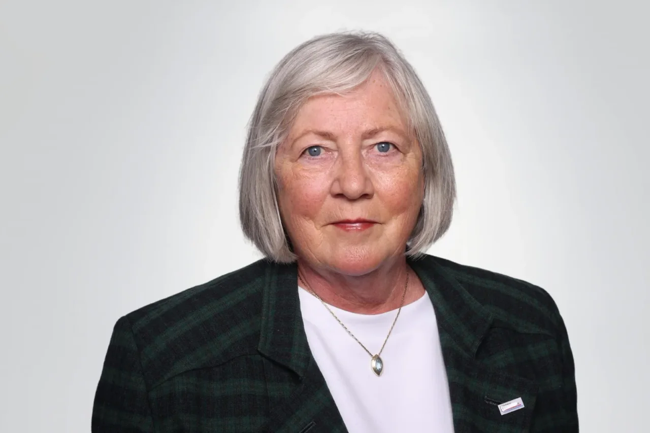 Dr. Ellen Walther-Klaus