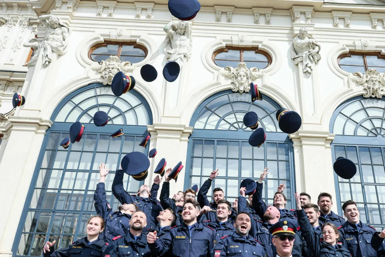 Polizisten bei der Angelobung in Wien
