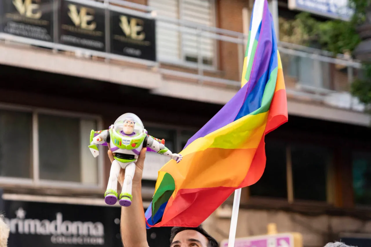 Im Film "Lightyear" ist eine Figur homosexuell