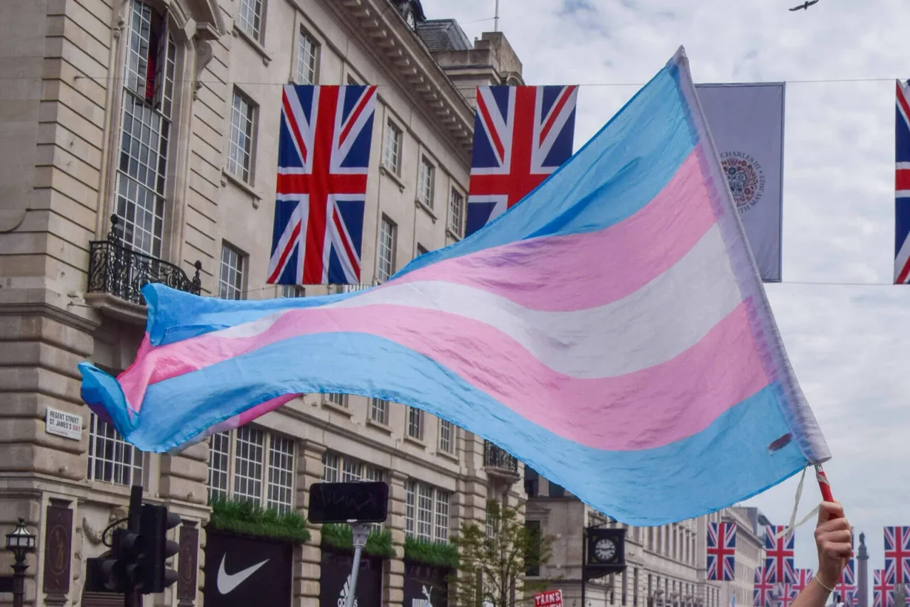 Transflagge (Symbolbild)