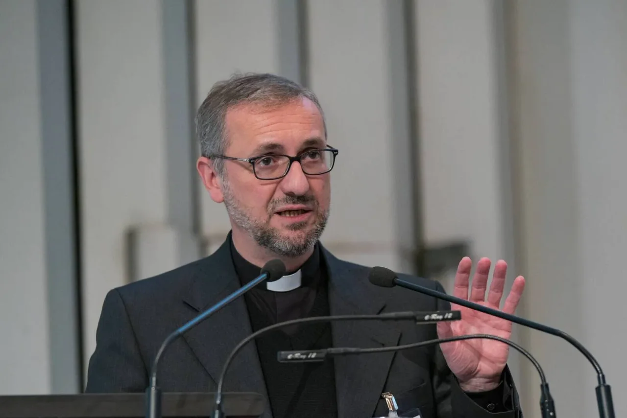 Der Hamburger Erzbischof ist Sonderbeauftragte für Flüchtlingsfragen der Deutschen Bischofskonferenz.