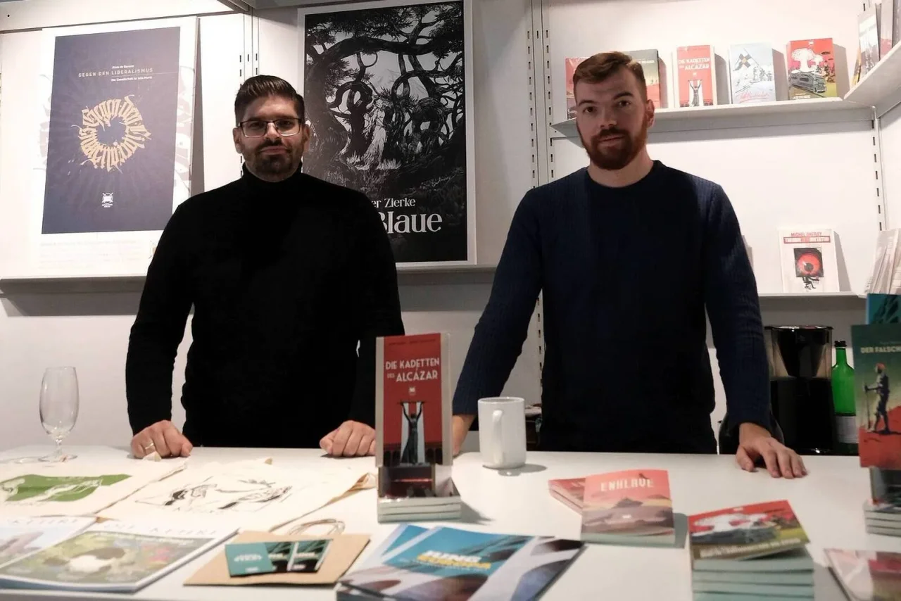 Philip Stein (Ein Prozent) und Jonas Schick (Die Kehre) 2021 noch bei der Frankfurter Buchmesse. (Symbolbild)