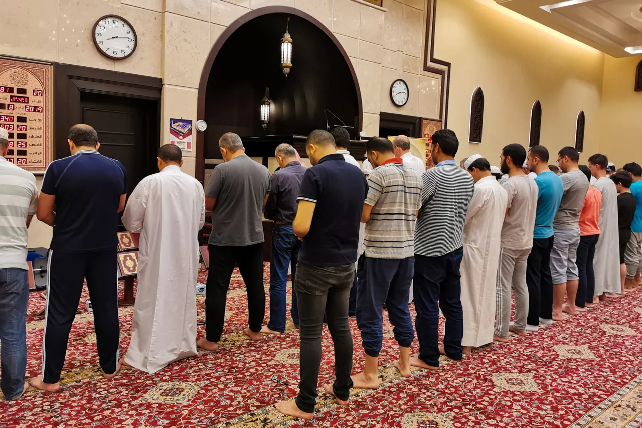 Muslime bei einem Gebet in einer Moschee. (Symbolbild)