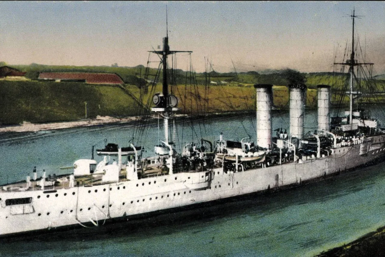 Die SMS Enden, ein Kriegsschriff der deutschen Marine.