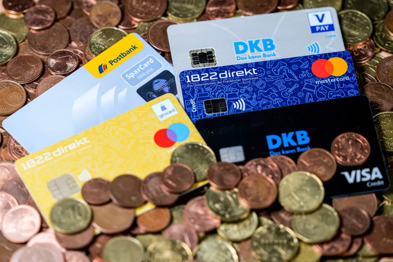 Verschiedene Bankkarten.