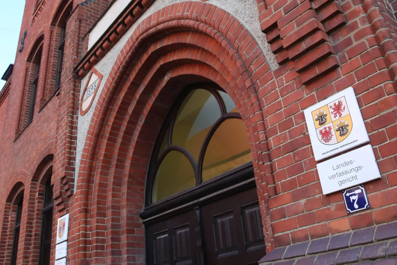 Das Landesverfassungsgericht in Greifswald gab der Klage des AfD-Abgeordneten Tadsen statt.