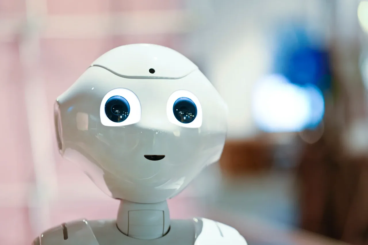 Ein US-Magazin kritisierte das Design vieler Roboter und forderte die Abkehr von europäischen Schönheitsidealen.