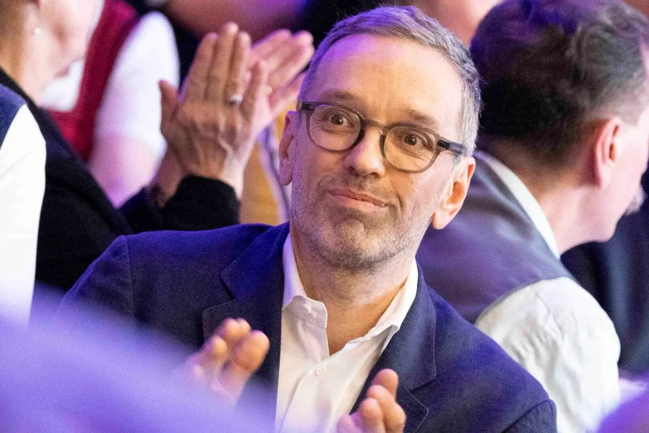 Bei der Bezeichnung „blaue Regierungsbande“ handle es sich um einen unzulässigen Wertungsexzess.