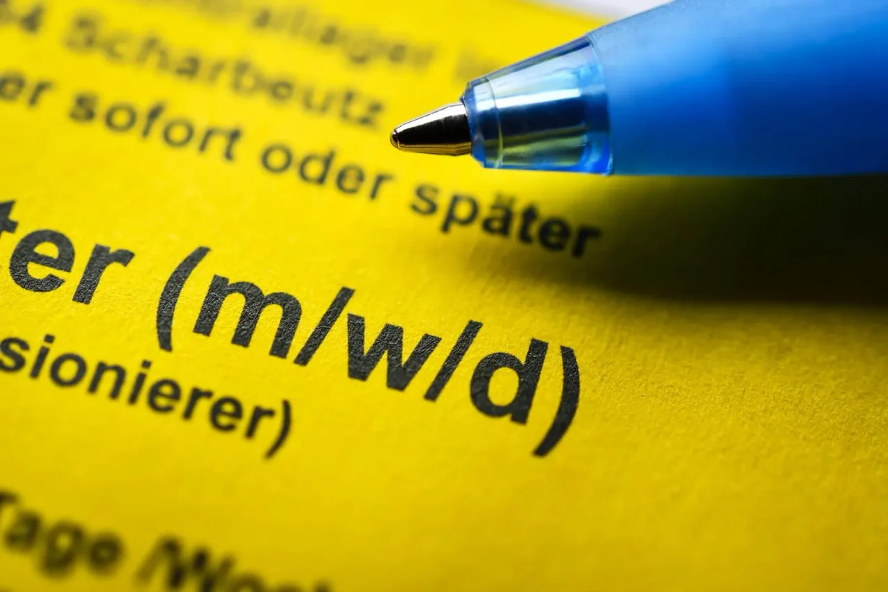 Seit 2018 können sich Menschen in Deutschland im Geburtenregister auch als „divers“ eintragen lassen.