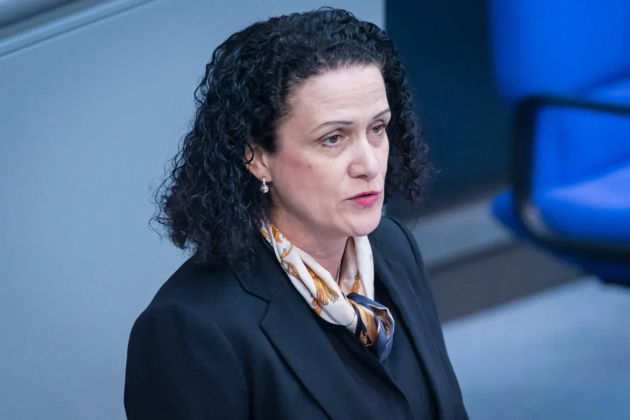 Die evangelische Landessynode passe sich immer schnell dem herrschenden Mainstream an, kritisierte Höchst.