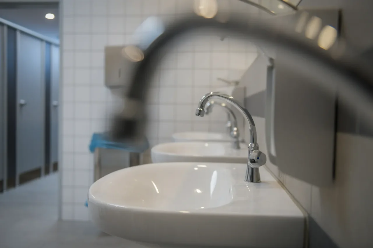 Ausufernde Sachbeschädigung: Grazer Schule sperrt WCs während Unterricht