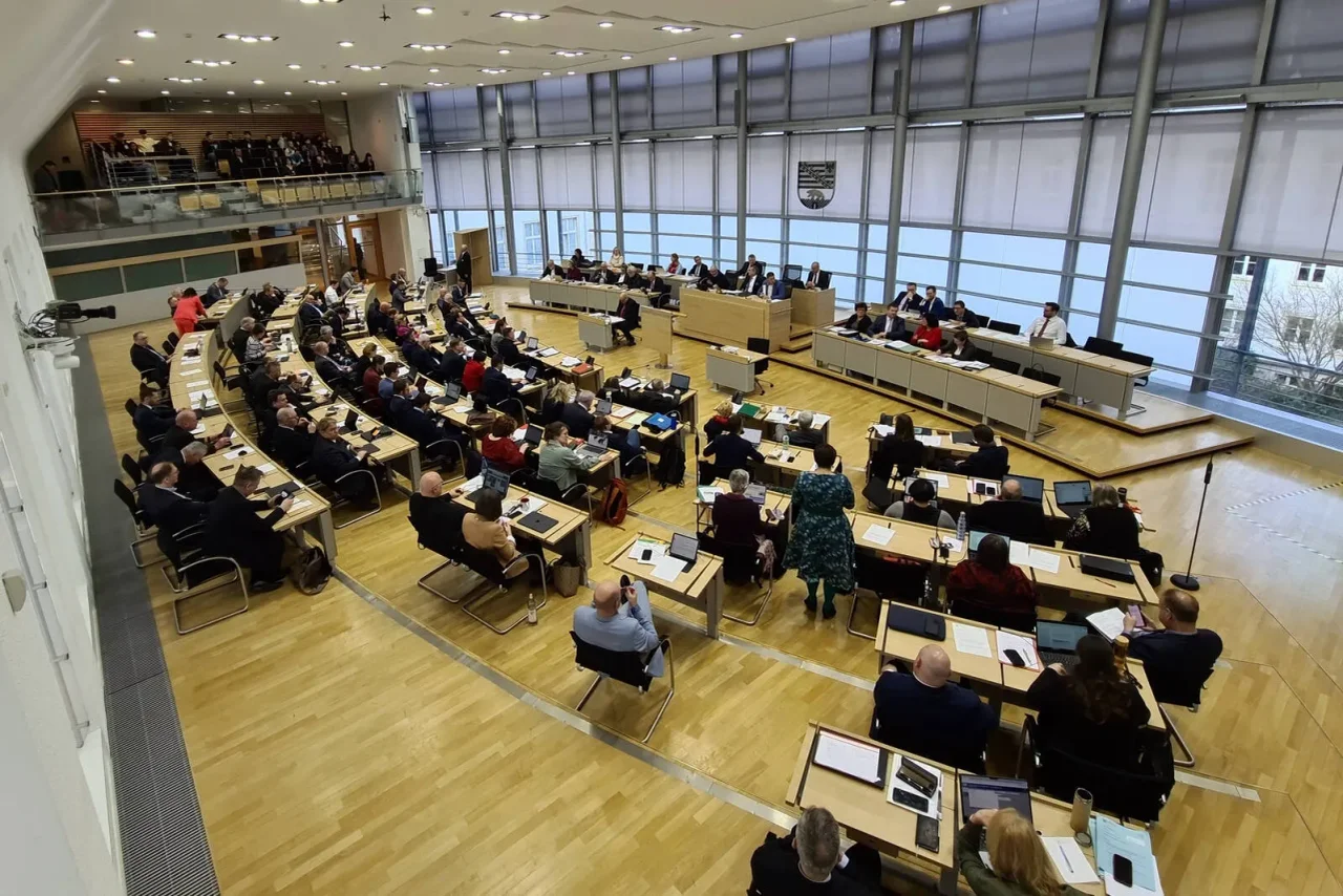 Die Opposition übt scharfe Kritik am Beschluss.