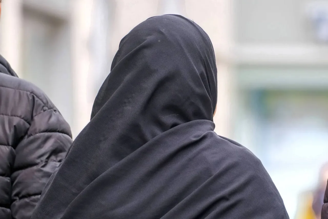 Donner geht nicht ohne Kopftuch aus dem Haus.