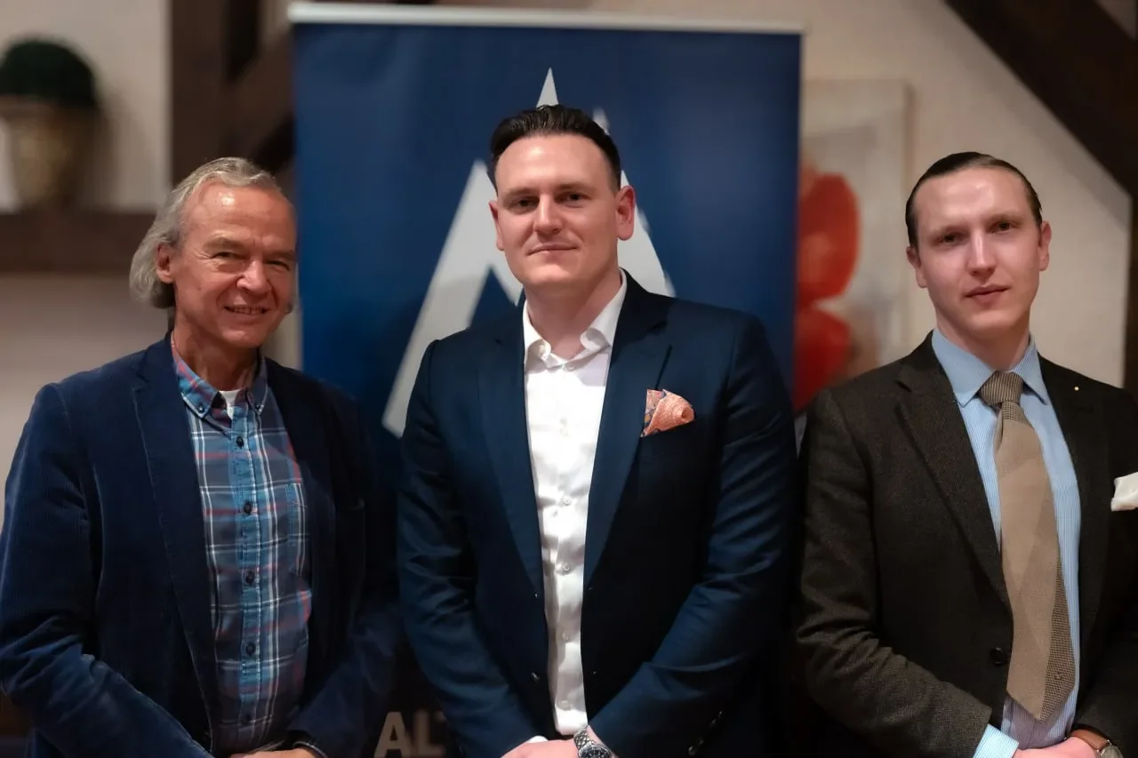 Die AfD-Politiker Schnurrbusch, Froelich und Dorow