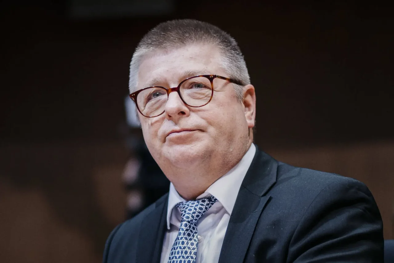 Das BfV hält es mittlerweile für möglich, dass damals zumindest allgemeine Informationen über den Kenntnisstand der Behörde zum „Geheimtreffen“ weitergegeben wurden.