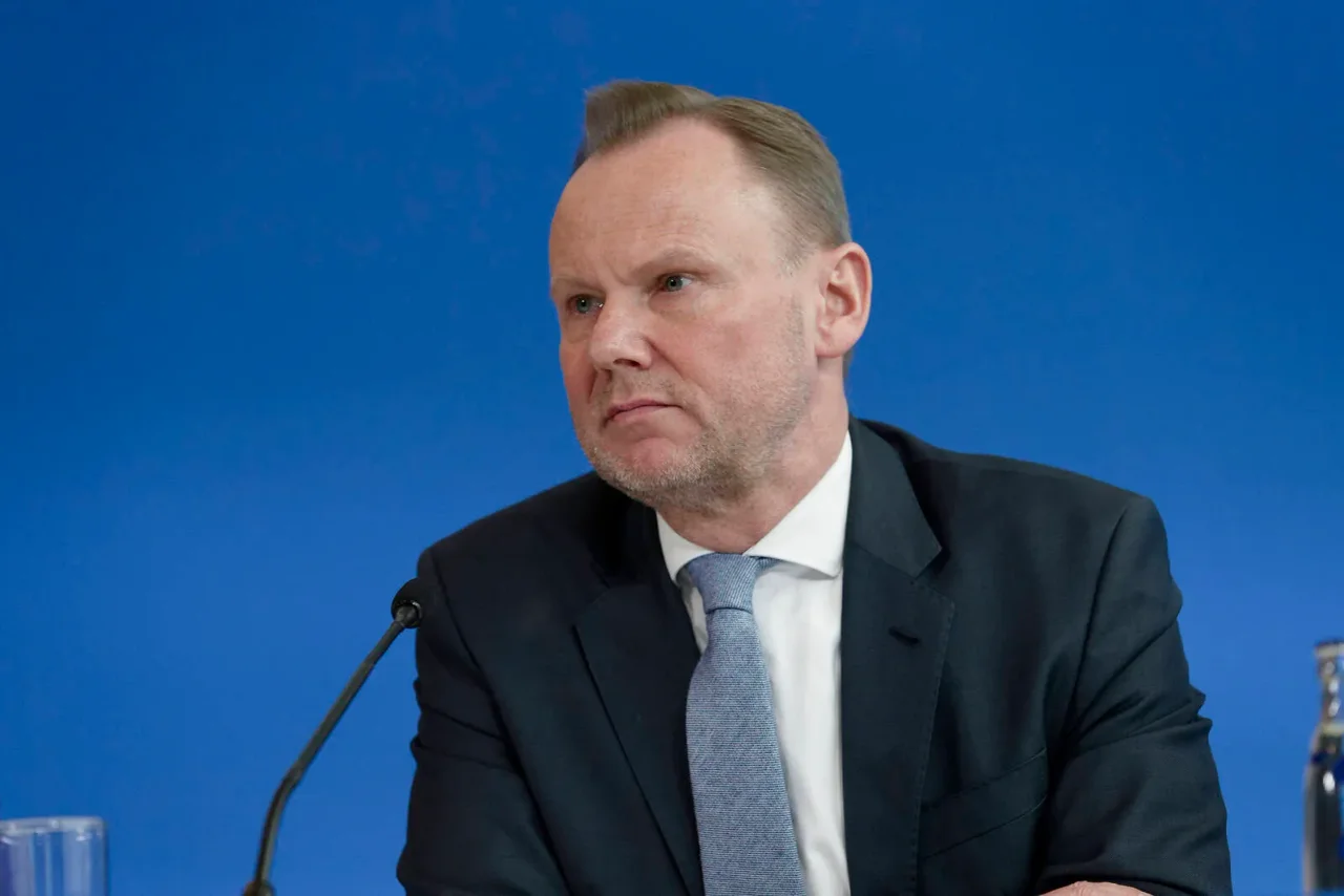 Der Islamismus sei eine Gefahr, die sich durch eine unglaubliche Brutalität und ein hohes Maß an Fanatismus und Gewaltbereitschaft im Einzelfall auszeichne, so Grote. 