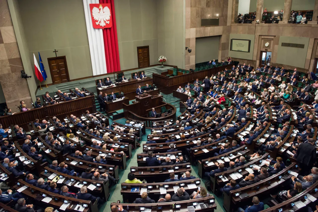 Nur 17 Abgeordnete im Sejm stimmten gegen das neue Gesetz.