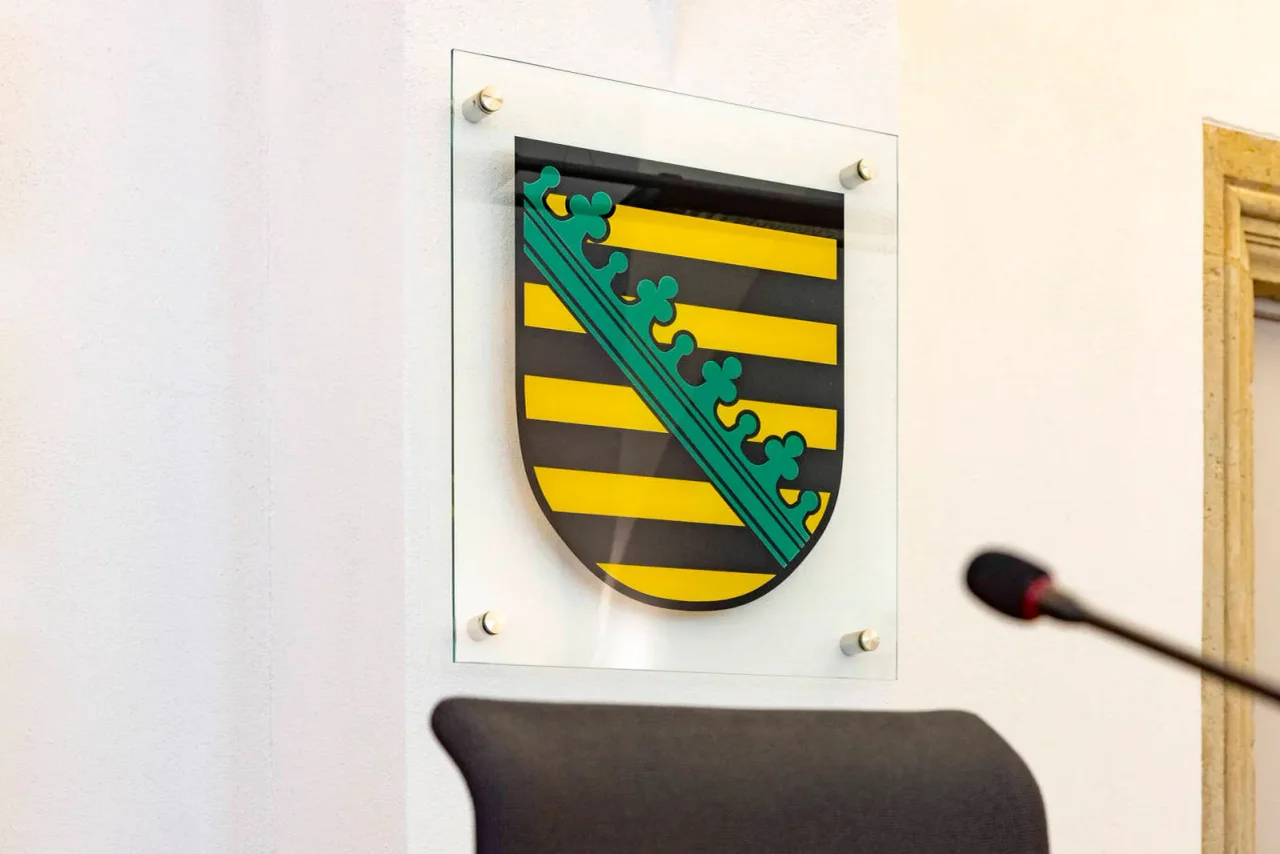 Mit der Entscheidung des Oberverwaltungsgerichts wurden zwei Beschlüsse des Verwaltungsgerichts Chemnitz aufgehoben.