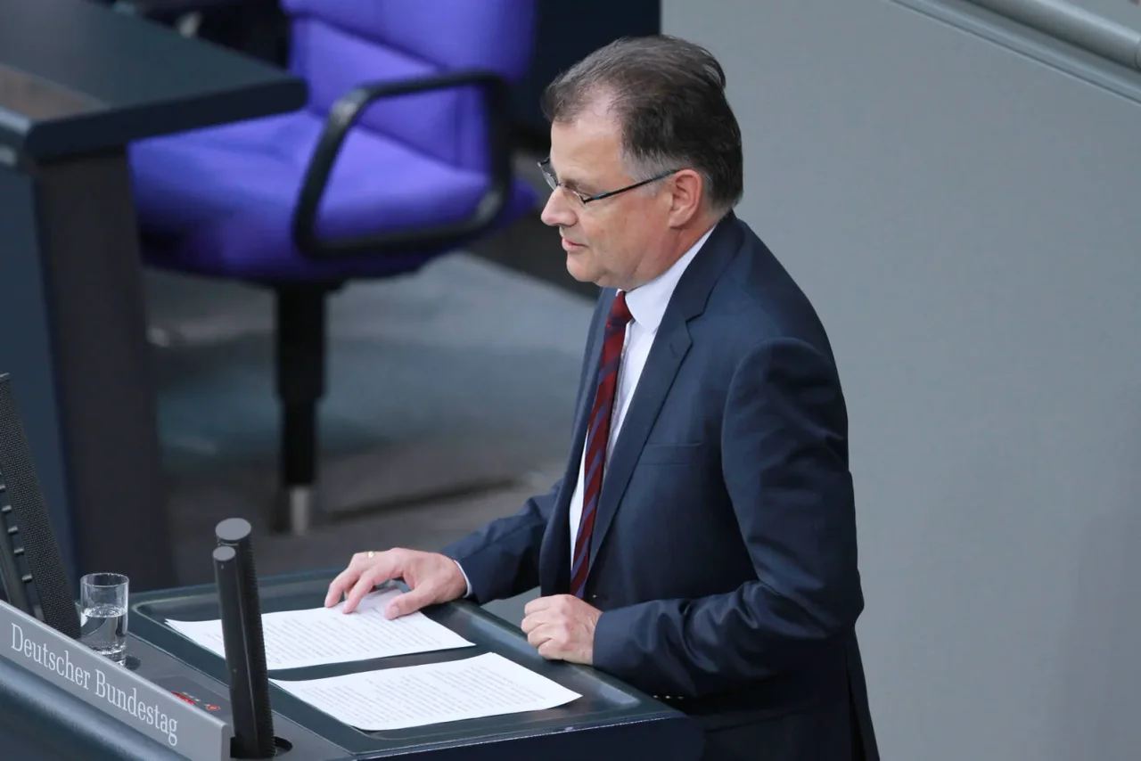 Jürgen Braun, Joachim Wundrak, Martin Sichert und Jan Wenzel Schmidt hatten den Antrag eingebracht.