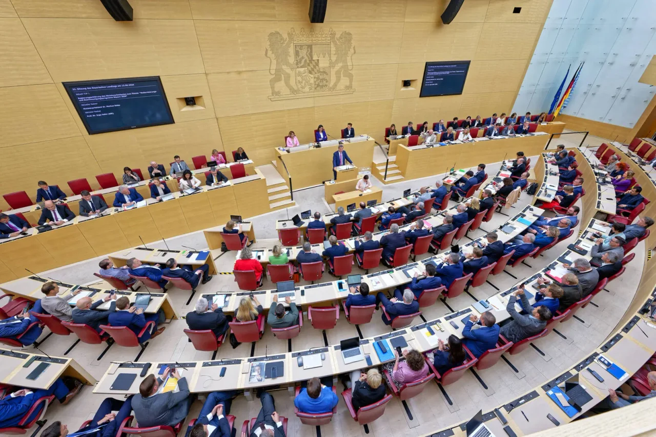 Durch die Änderungen könnte die Opposition über einen längeren Zeitraum faktisch ausgeschlossen werden, kritisiert die AfD.