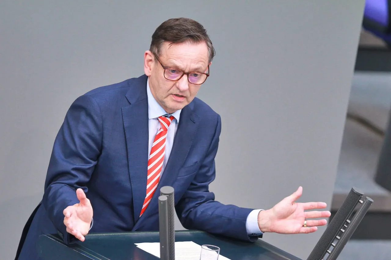 Gottschalk hat in einem Kommentar von „Heckenschützentum“ bei „Vorfeld“-Medien gesprochen.