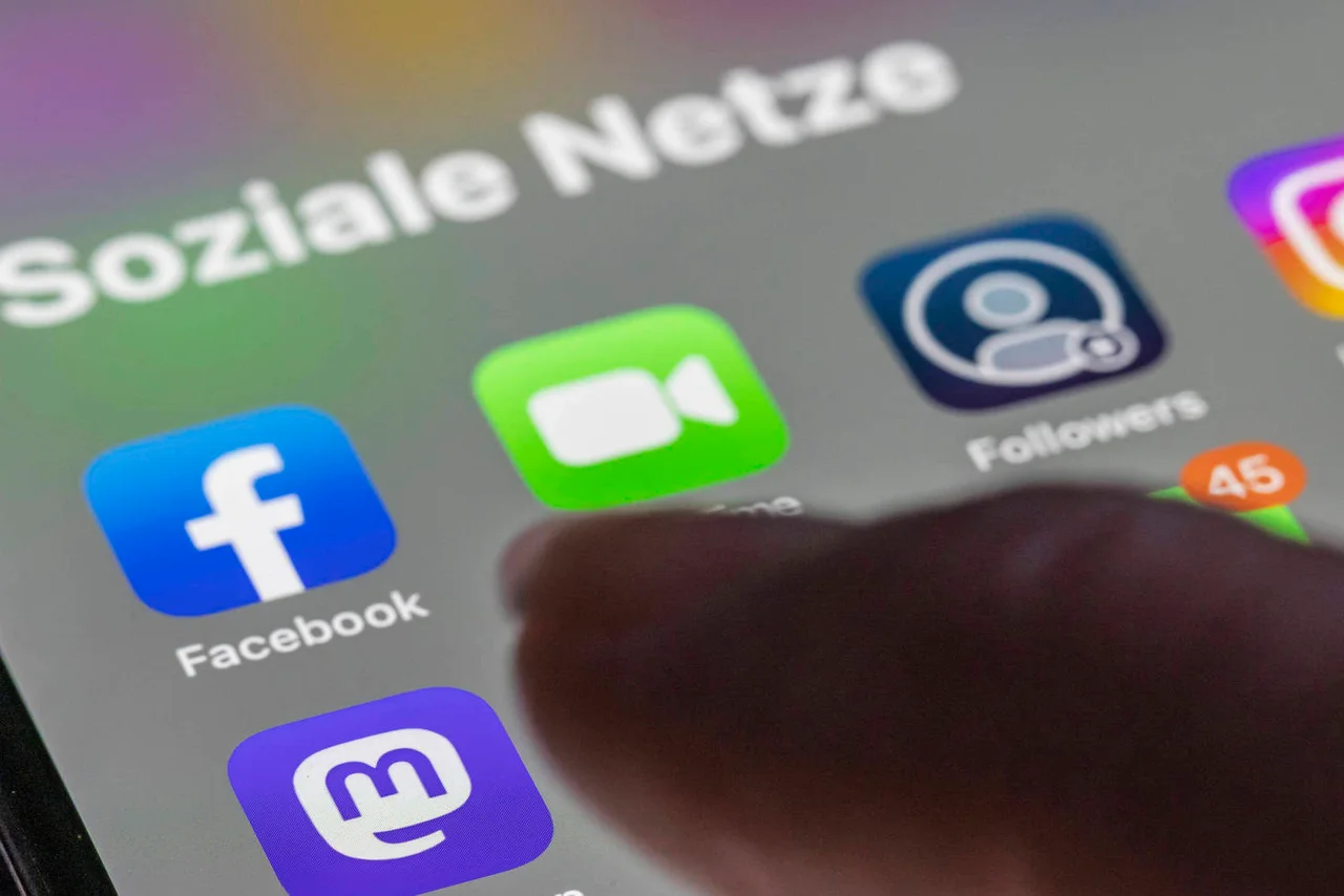 In Bayern werden mehrere Meldestellen finanziell gefördert. Deren Nutzen im Verhältnis zu den Kosten wird nun aber in Frage gestellt.