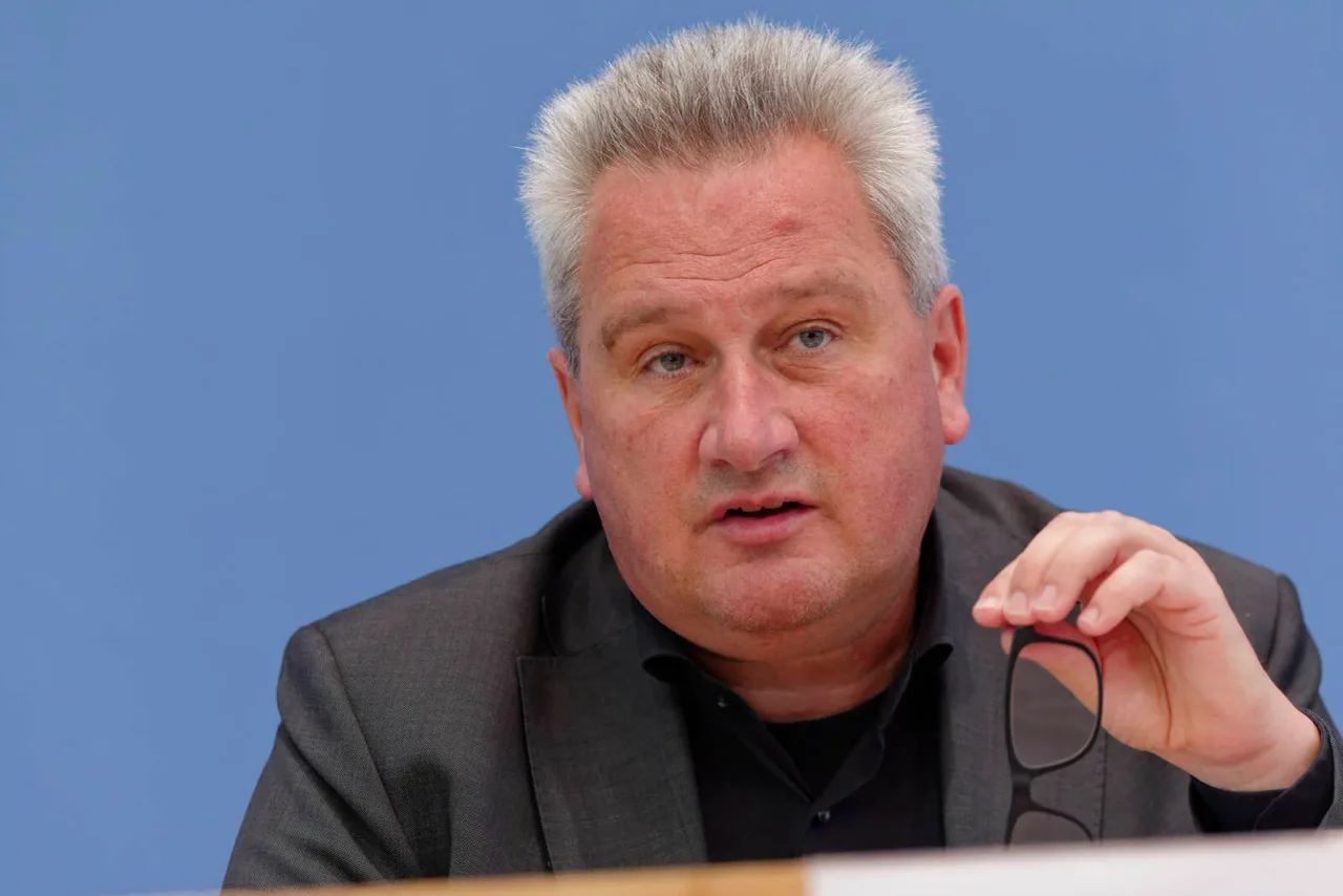 In einem Brief an die über 60-jährigen Thüringer warnt Wagner vor der AfD.