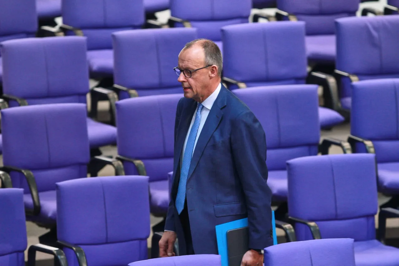 Die AfD wirft der CDU vor, heute zuwanderungskritisch zu sein, obwohl es 2015 die CDU war, die die Grenzen geöffnet hat.