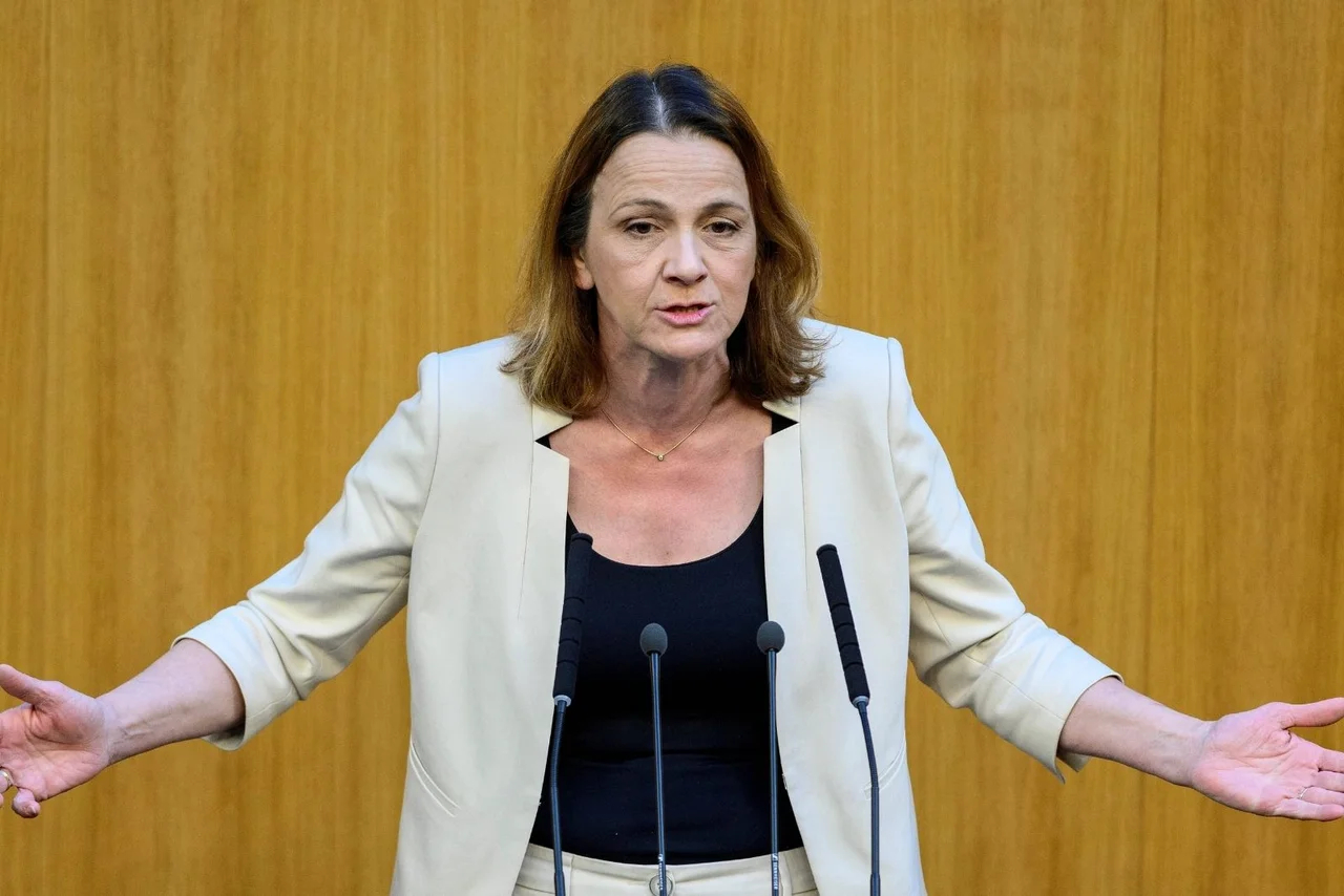 Dagmar Belakowitsch (FPÖ) im Parlament.