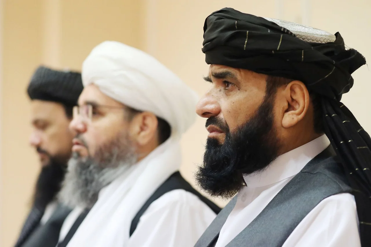 Der Taliban-Sprecher Suhail Shaheen bei einer Pressekonferenz.