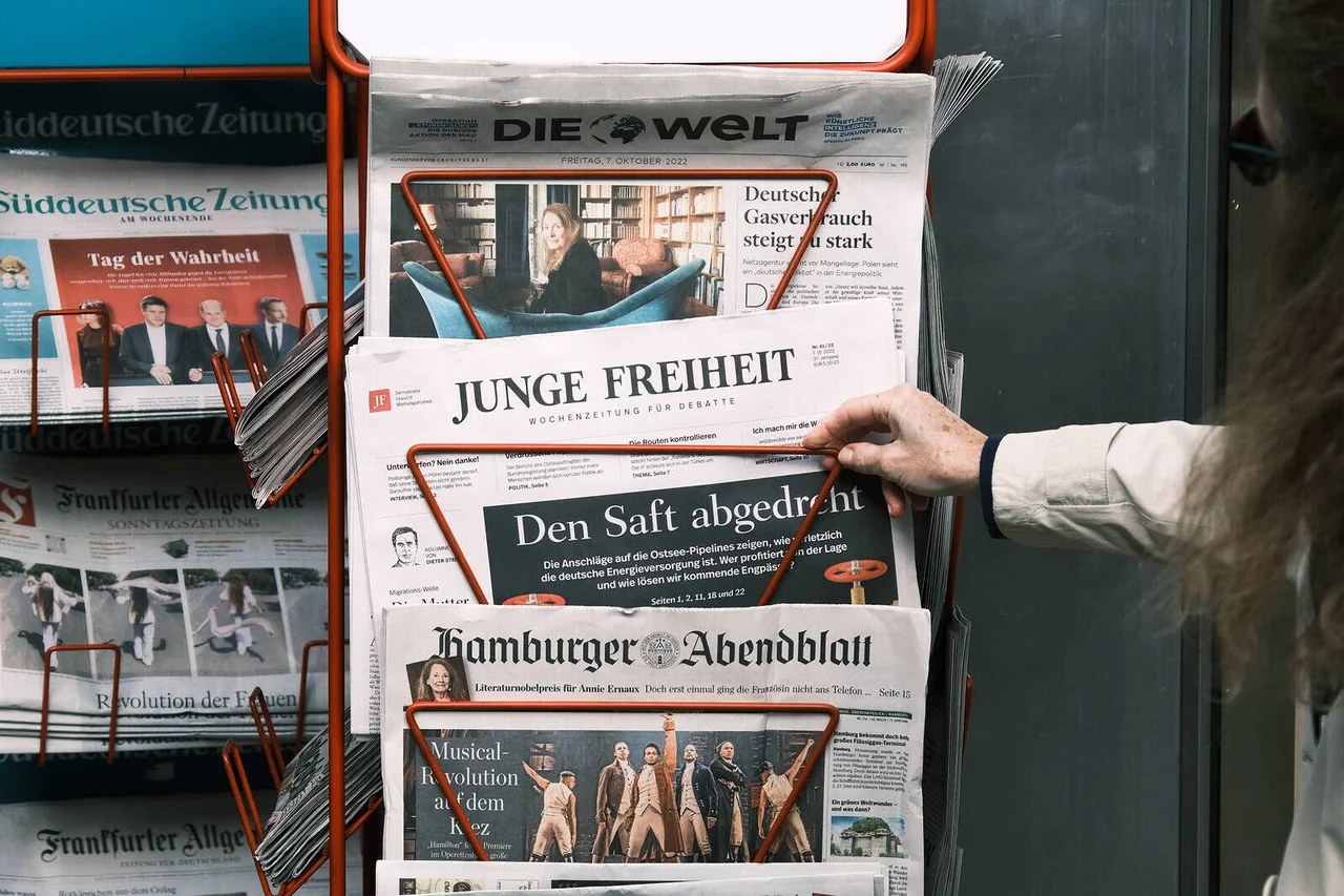 In einem Verfassungsschutzbericht werden mehrere Medien als „grundsätzlich ins russische Narrativ“ passend klassifiziert.