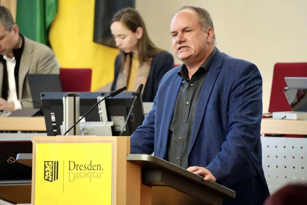 Hilbert lädt am Freitag über 5.000 junge Erwachsene zu einer Party ins Dresdner Rathaus ein.