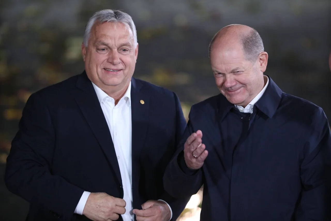 Orbán hieß Scholz „im Club“ willkommen.