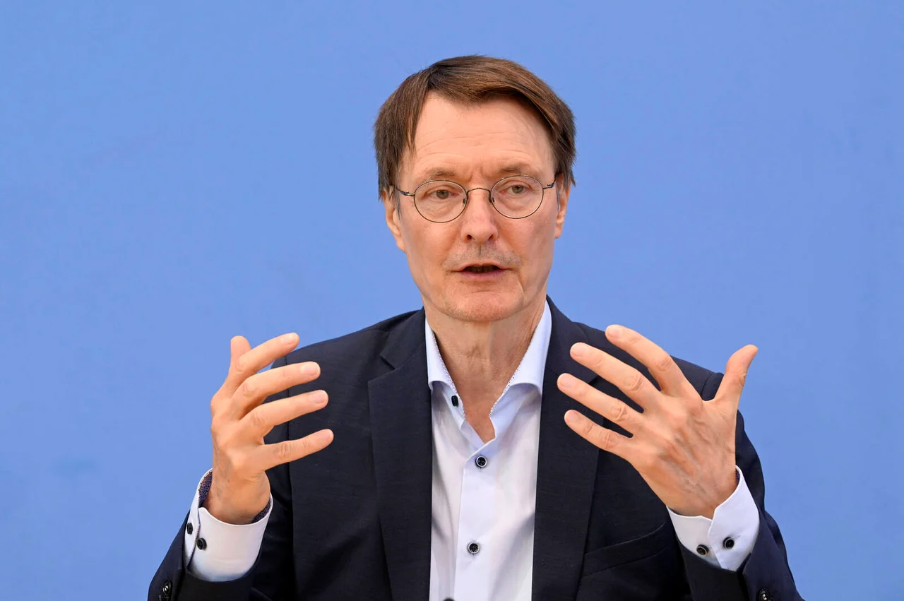 Laut Lauterbach ist die Beitragserhöhung eine notwendige Maßnahme.