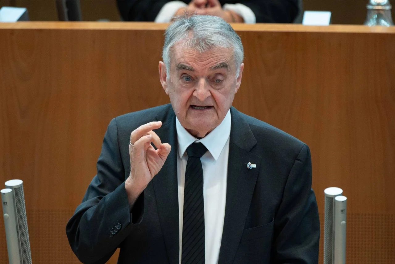 Reul (CDU), Innenminister von Nordrhein-Westfalen, bei einer Rede im Landtag.