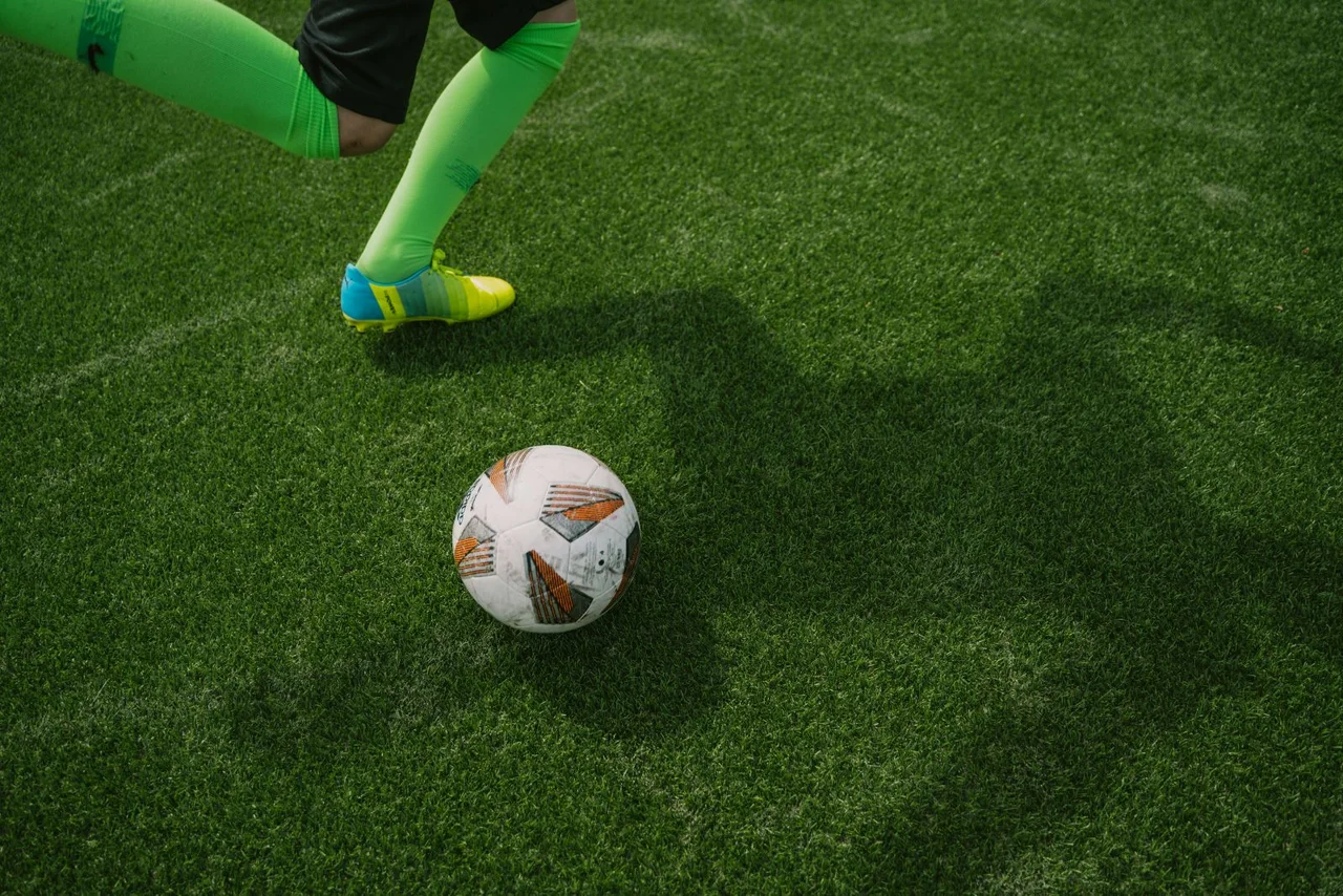 Bei einem Pokalspiel hatten der Trainer des FC Blaubeuren sowie Fans diskriminierende Äußerungen gemacht. (Symbolbild)