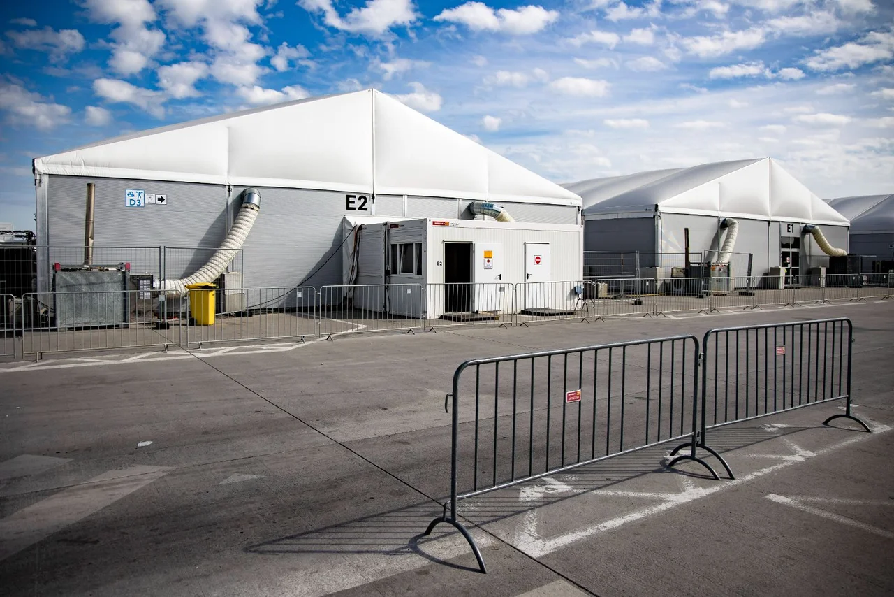 Ohne die Einnahmen für die Unterbringung von Migranten hätte die Messe Berlin im vergangenen Jahr rote Zahlen geschrieben.