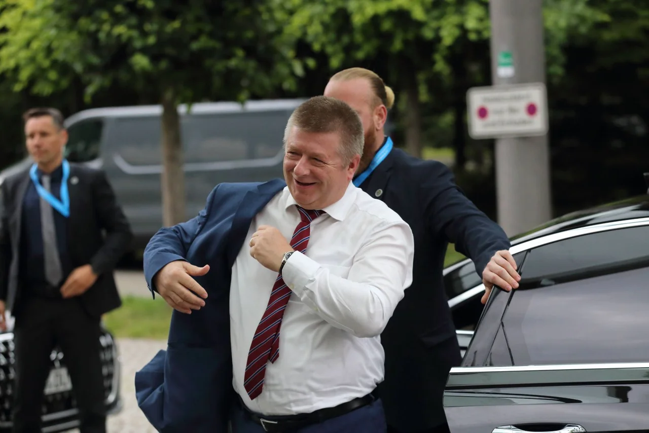 Die Regenbogenfahne ist für Haldenwang mehr als ein Symbol, wie er erklärte.