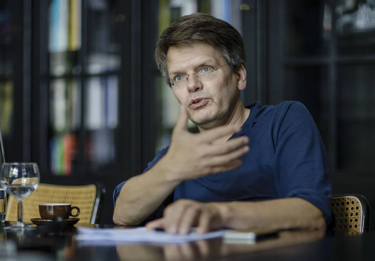 In Deutschland wird seit einiger Zeit über ein Verbotsverfahren gegen die AfD diskutiert. Der Verfassungsrechtler Möllers ist jedoch skeptisch.