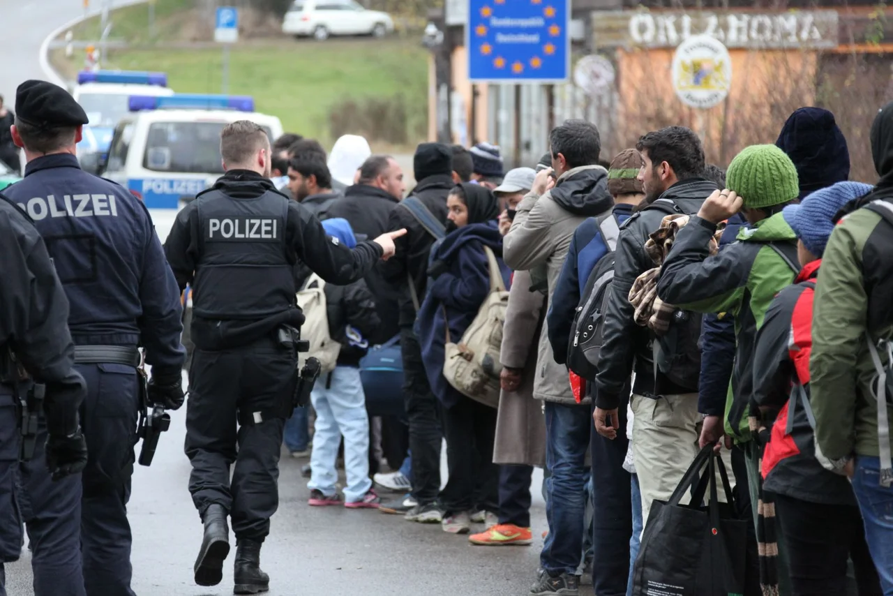 Migranten im Jahr 2015 am Grenzübergang Wegscheid. (Symbolbild)