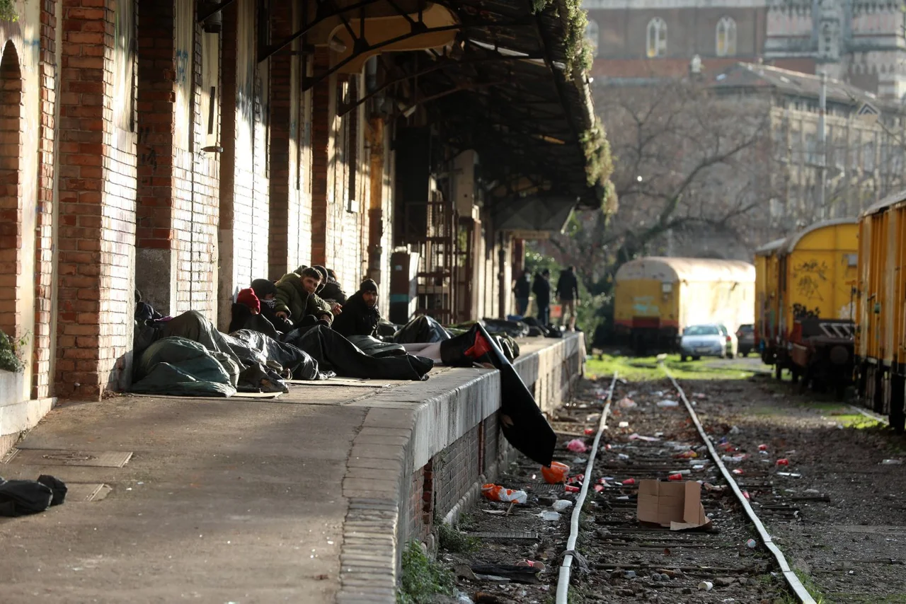 Illegale Migranten am Bahnhof von Rijeka.