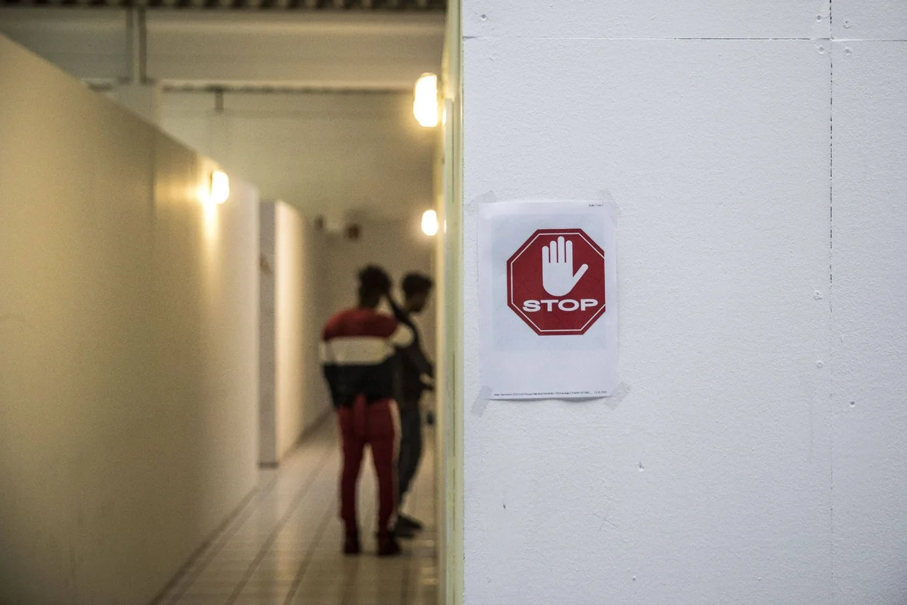 Forscher haben untersucht, wie Migration in verschiedenen Lebensphasen mit dem Auftreten von Psychosen zusammenhängt.