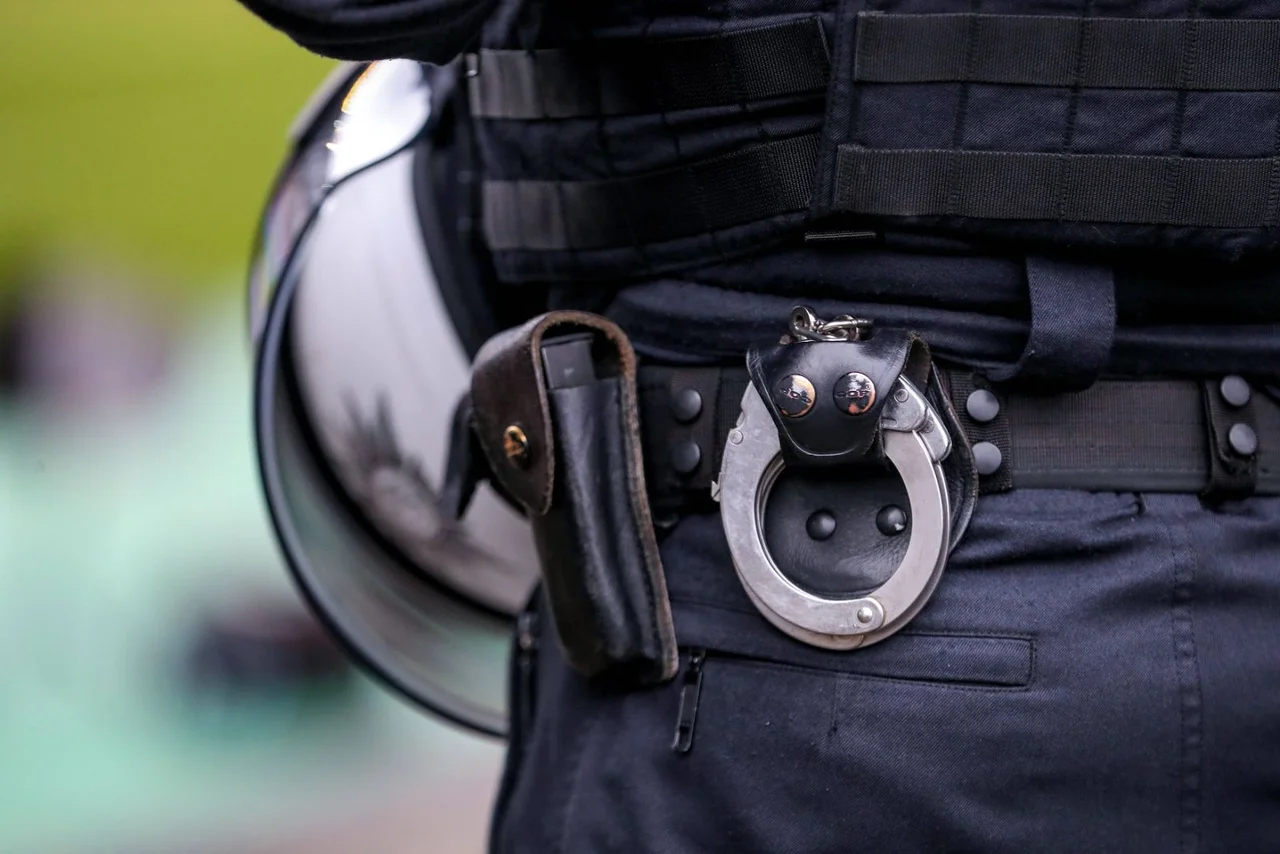 Die Polizei nahm den 33-jährigen Afghanen am Donnerstag in Untersuchungshaft. (Symbolbild)