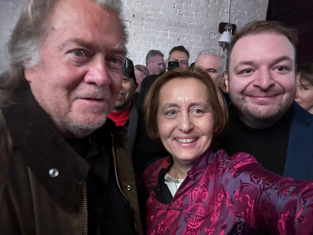 Der US-Publizis Steve Bannon und die AfD-Politiker Beatrix von Storch und Damian Lohr.