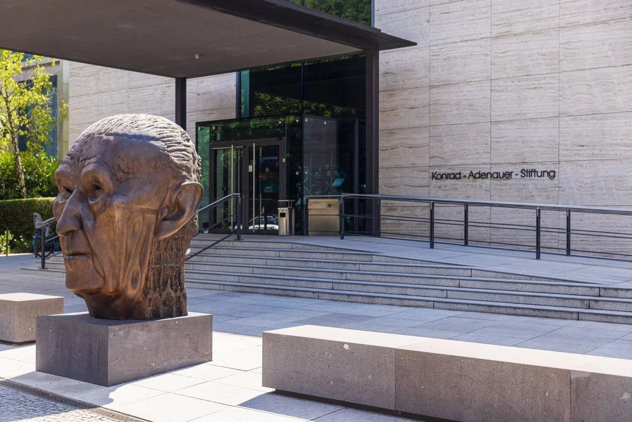Die Konrad-Adenauer-Stiftung erhielt laut Übersicht die höchste Fördersumme.